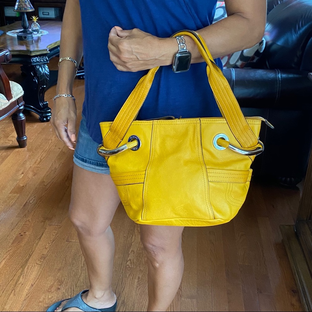 B.Makowsky Aspen Leather Handbag.